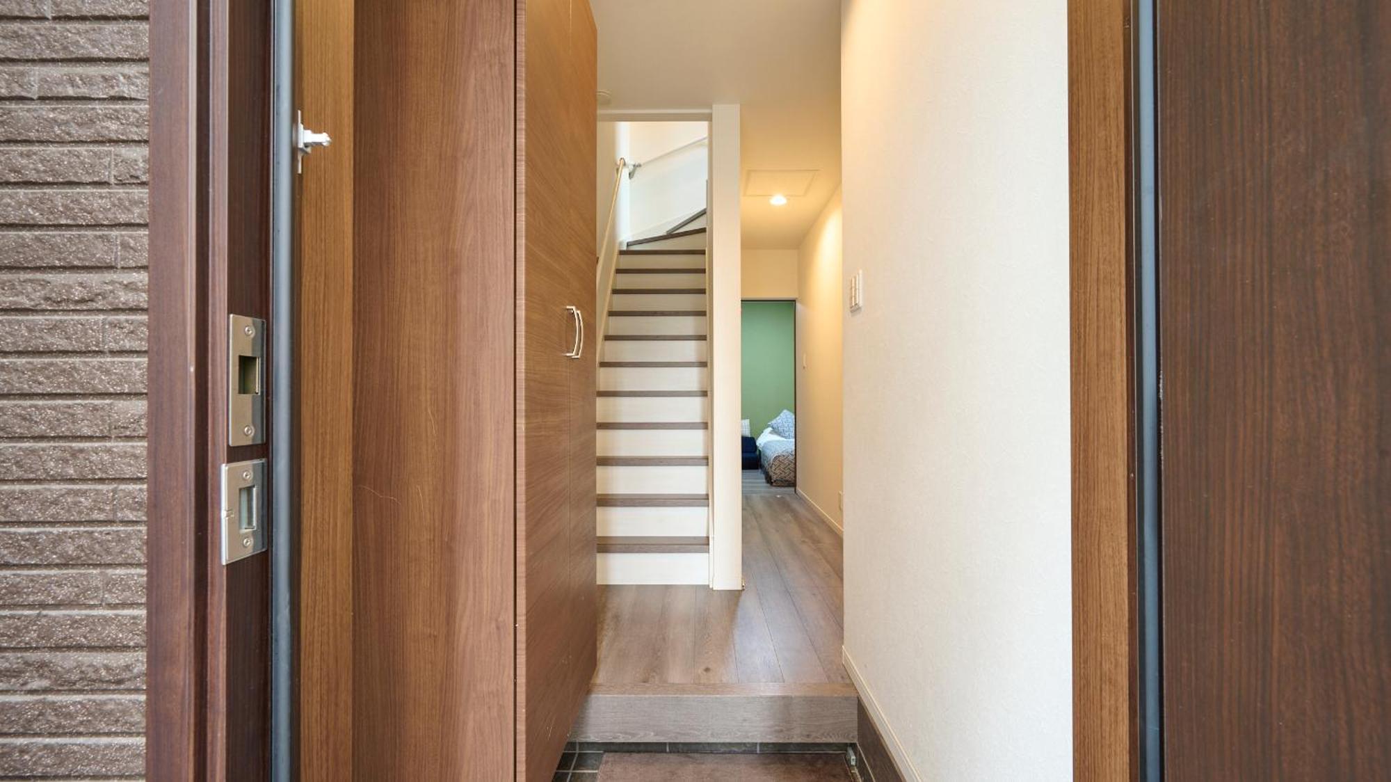 Apartment 新开业优惠！时尚地暖独栋鹤桥站超便利！难波日本桥神户奈良环球影城一线直达/jrloop/近铁/地下铁 Ōsaka